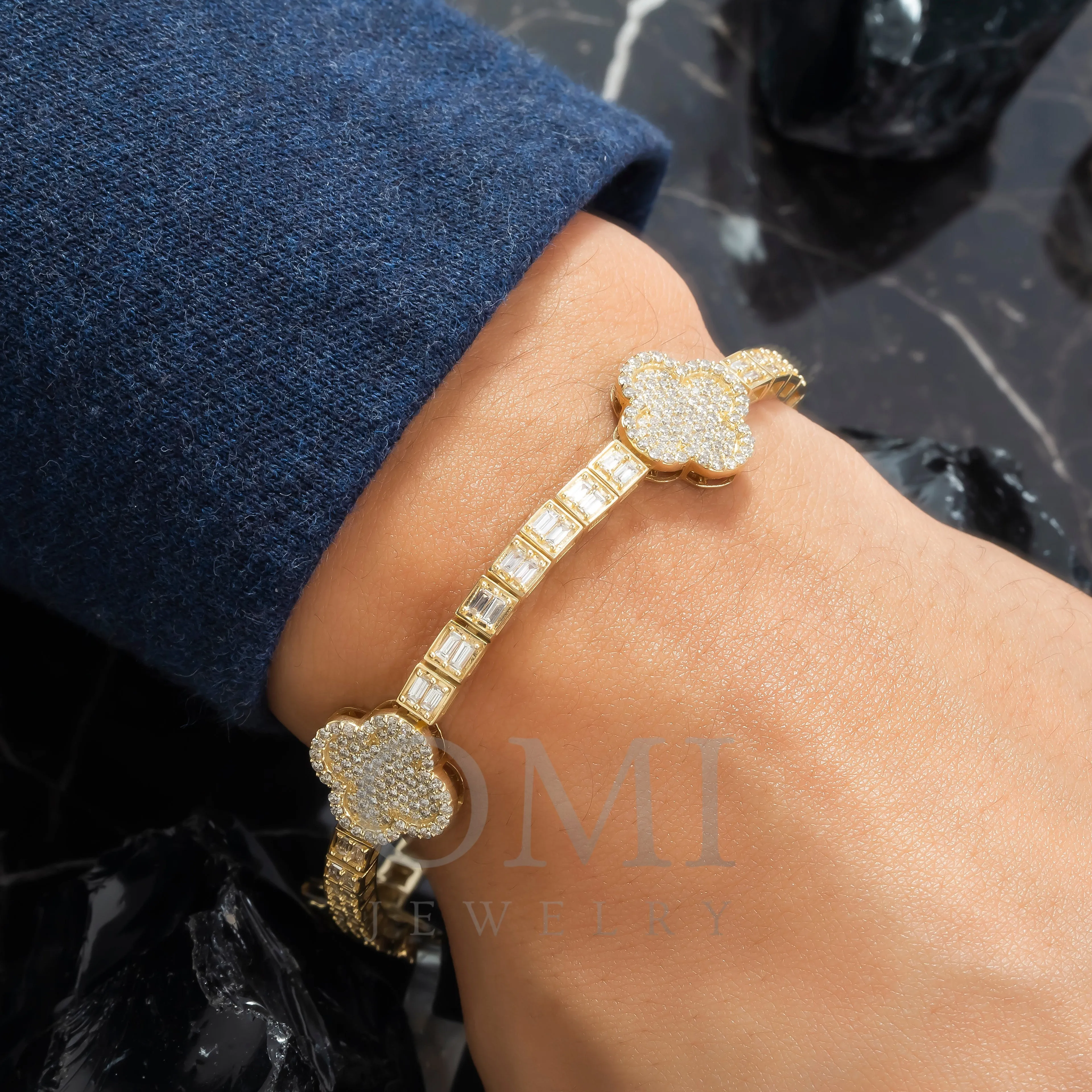 10K GOLD ROUND AND BAGUETTE DIAMONDS CLOVER BRACELET 3.75 CT