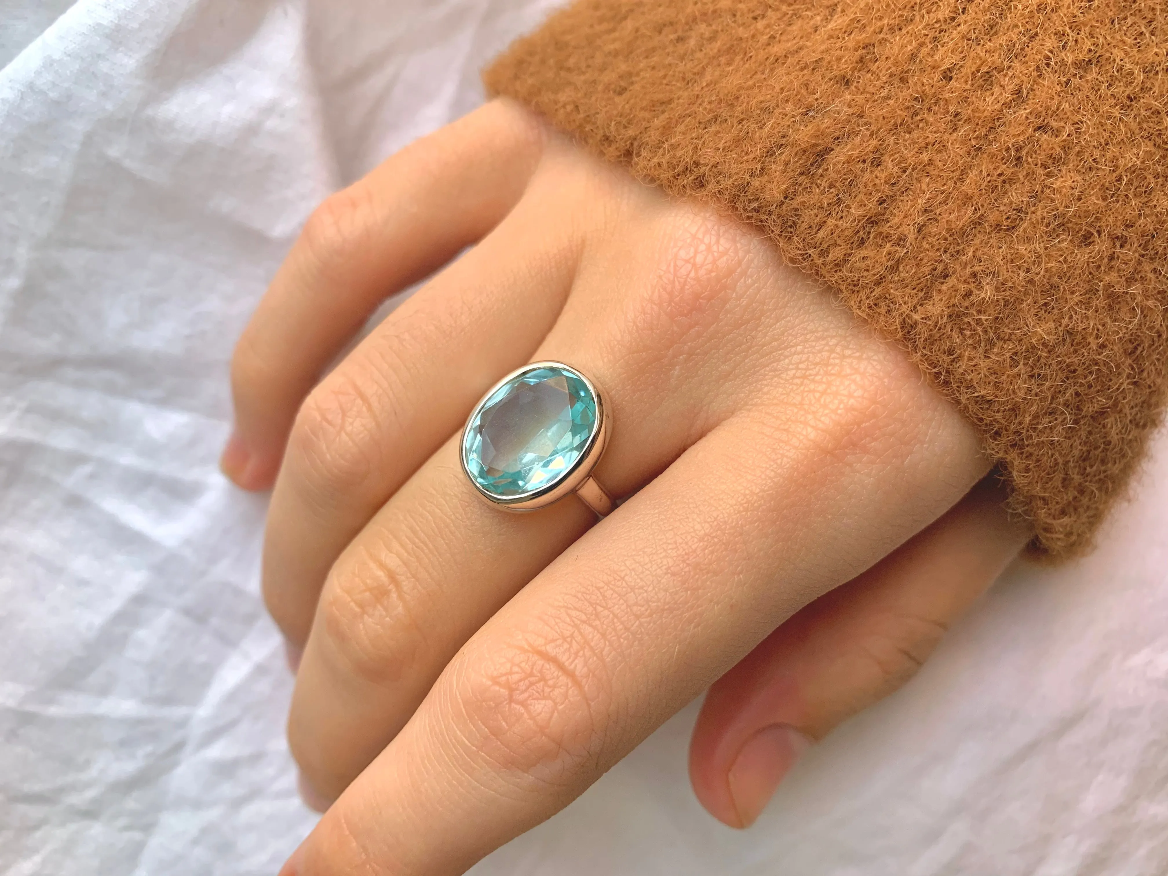 Blue Topaz Tamis Ring (US 6)