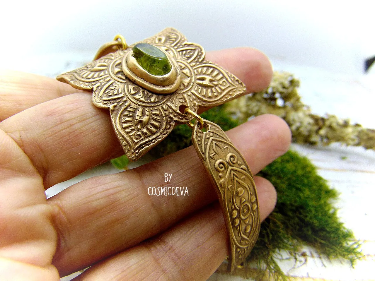 Bronze Medallion Bracelet With Raw Green Peridot, Elven Bronze Bracelet