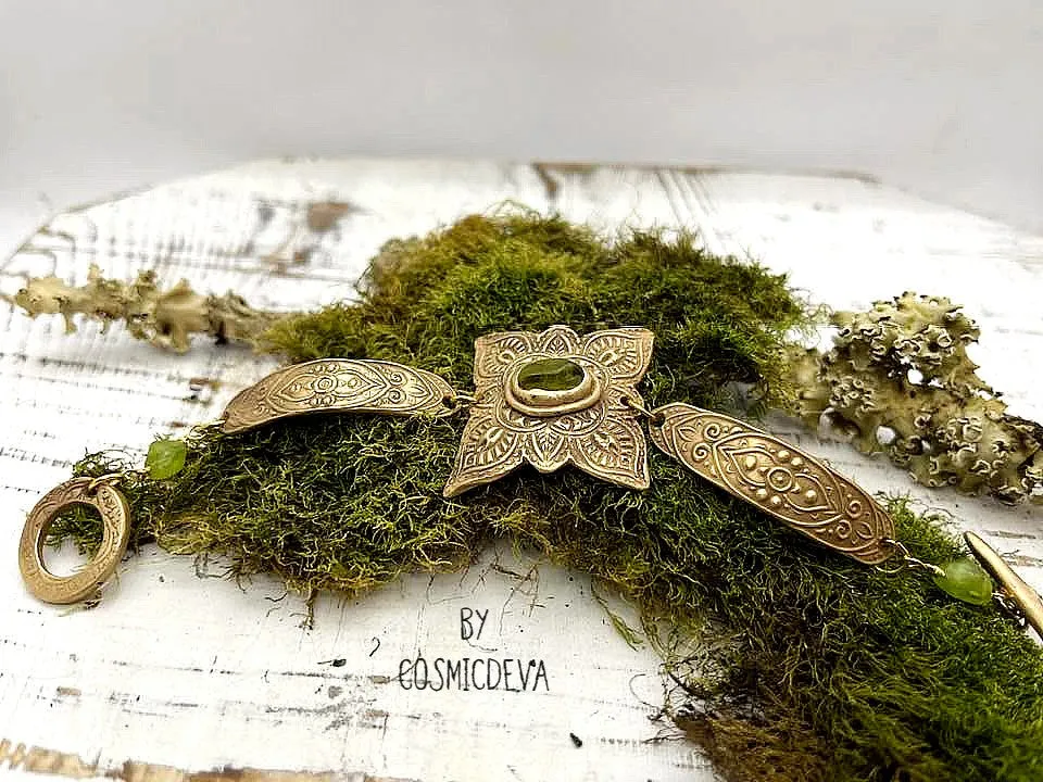 Bronze Medallion Bracelet With Raw Green Peridot, Elven Bronze Bracelet