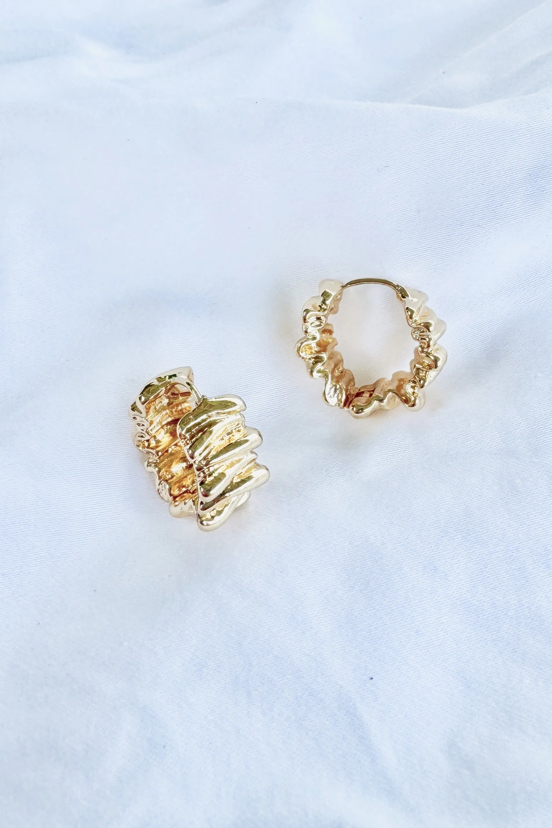 Chelsea Earrings, Gold