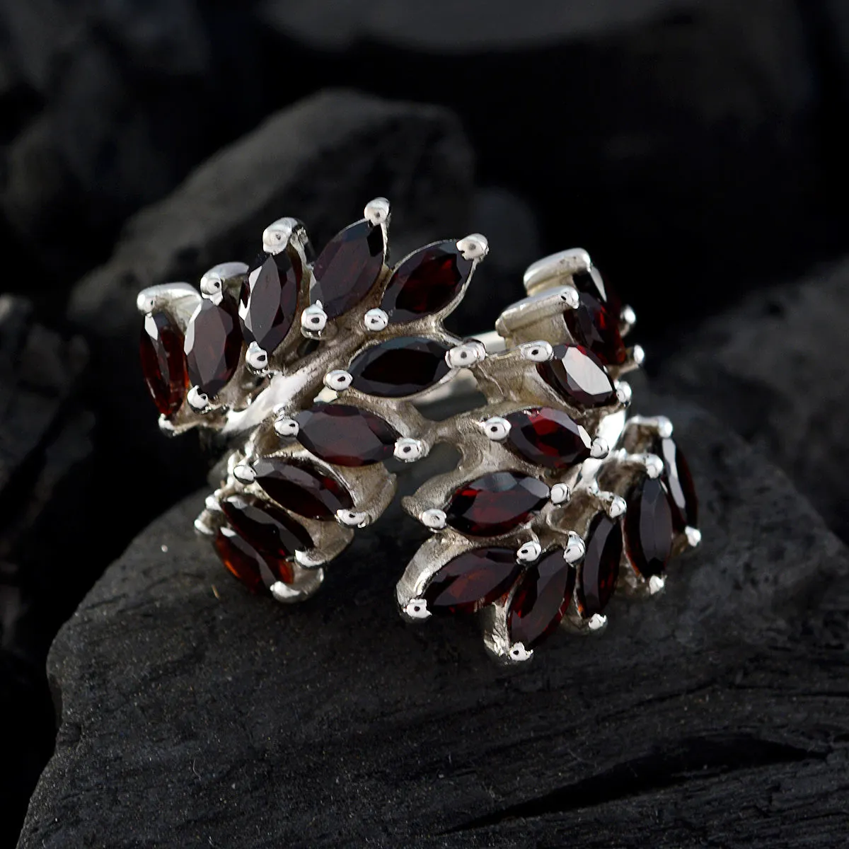 Lovesome Gemstone Garnet 925 Sterling Silver Ring Define Jewelry