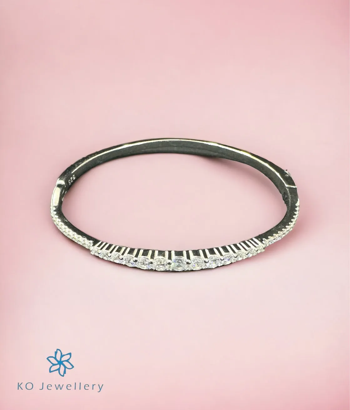 The Blaine Solitaire Silver Openable Bracelet