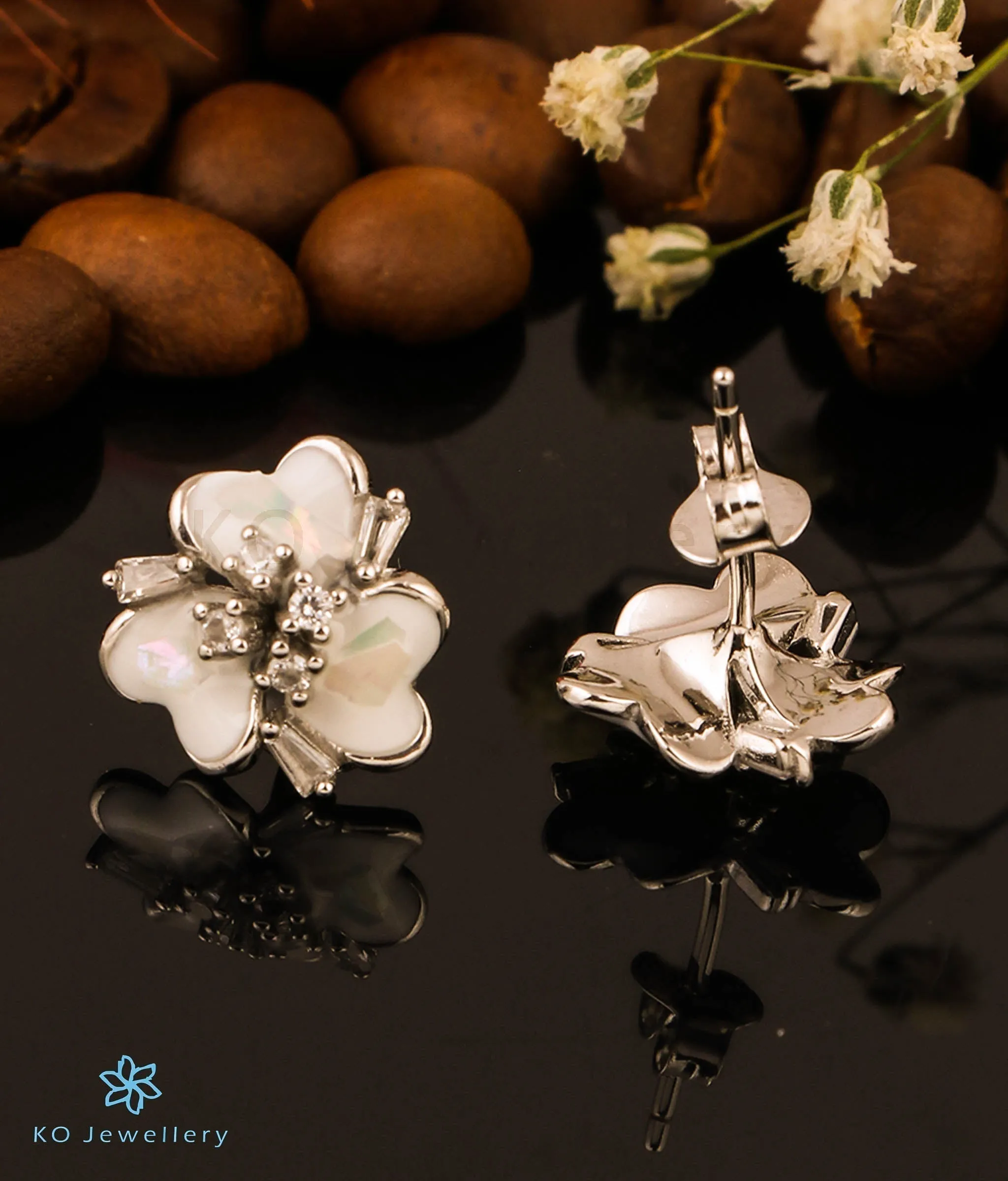 The Floral Ecstasy Silver Earrings (White)