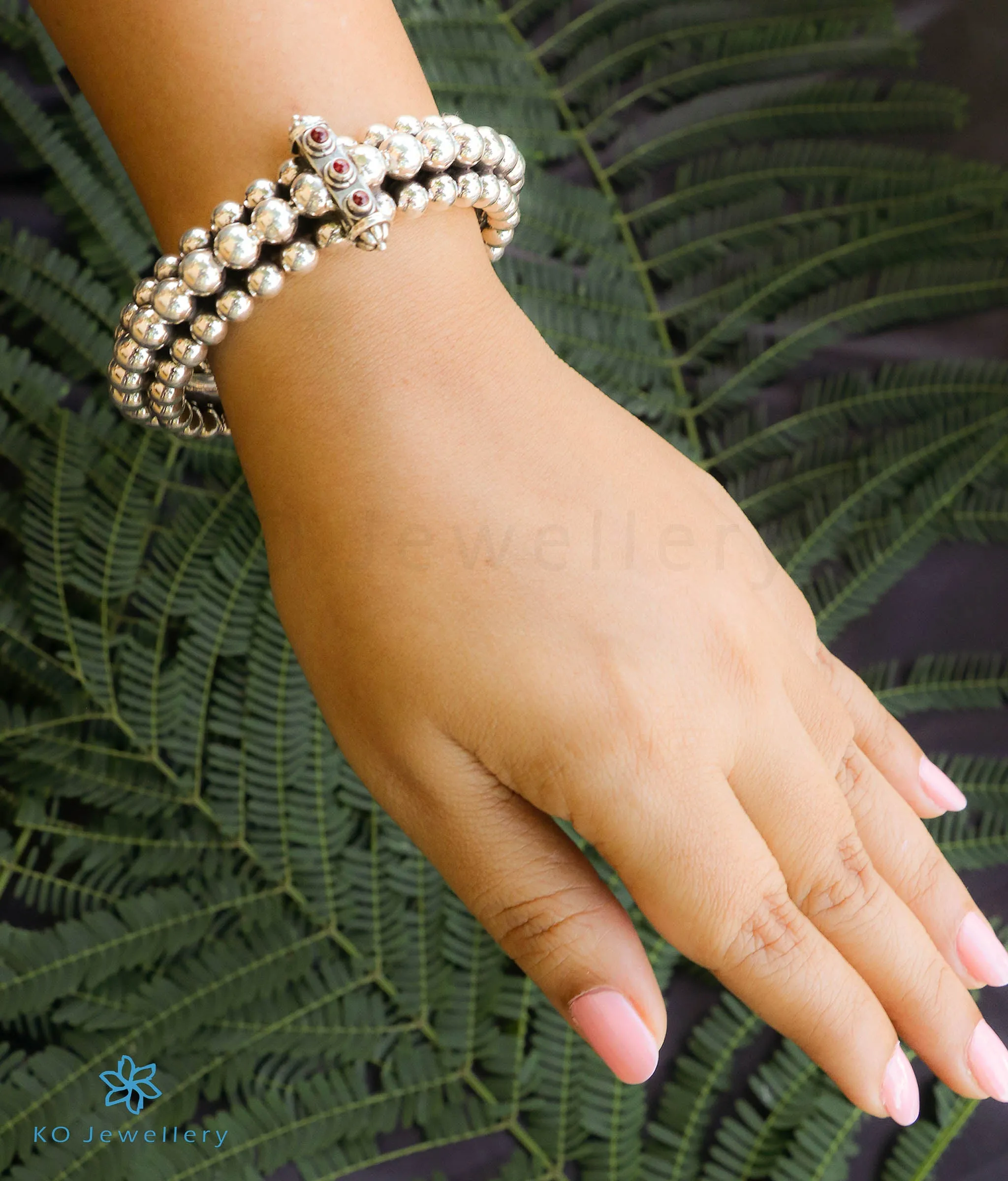 The Paritushti Silver Openable Bracelet (Size 2.4)