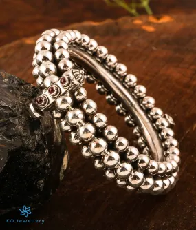 The Paritushti Silver Openable Bracelet (Size 2.4)